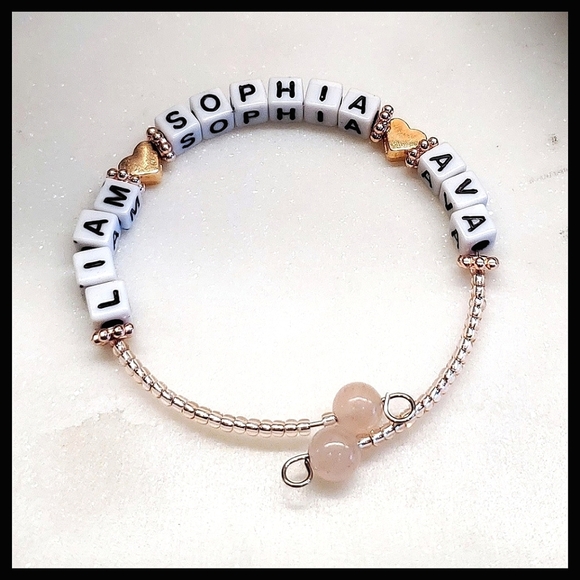 Made to Order ~ Gold or Silver Heart Name Bangle - Picture 3 of 5